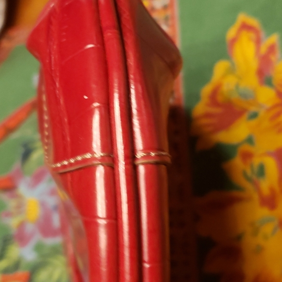 Maxx New York Glossy Red Croc-Pattern Clutch - Picture 5 of 8